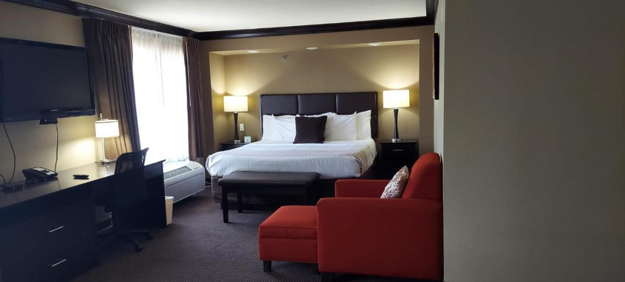Parkwood Inn & Suites Manhattan Exterior photo