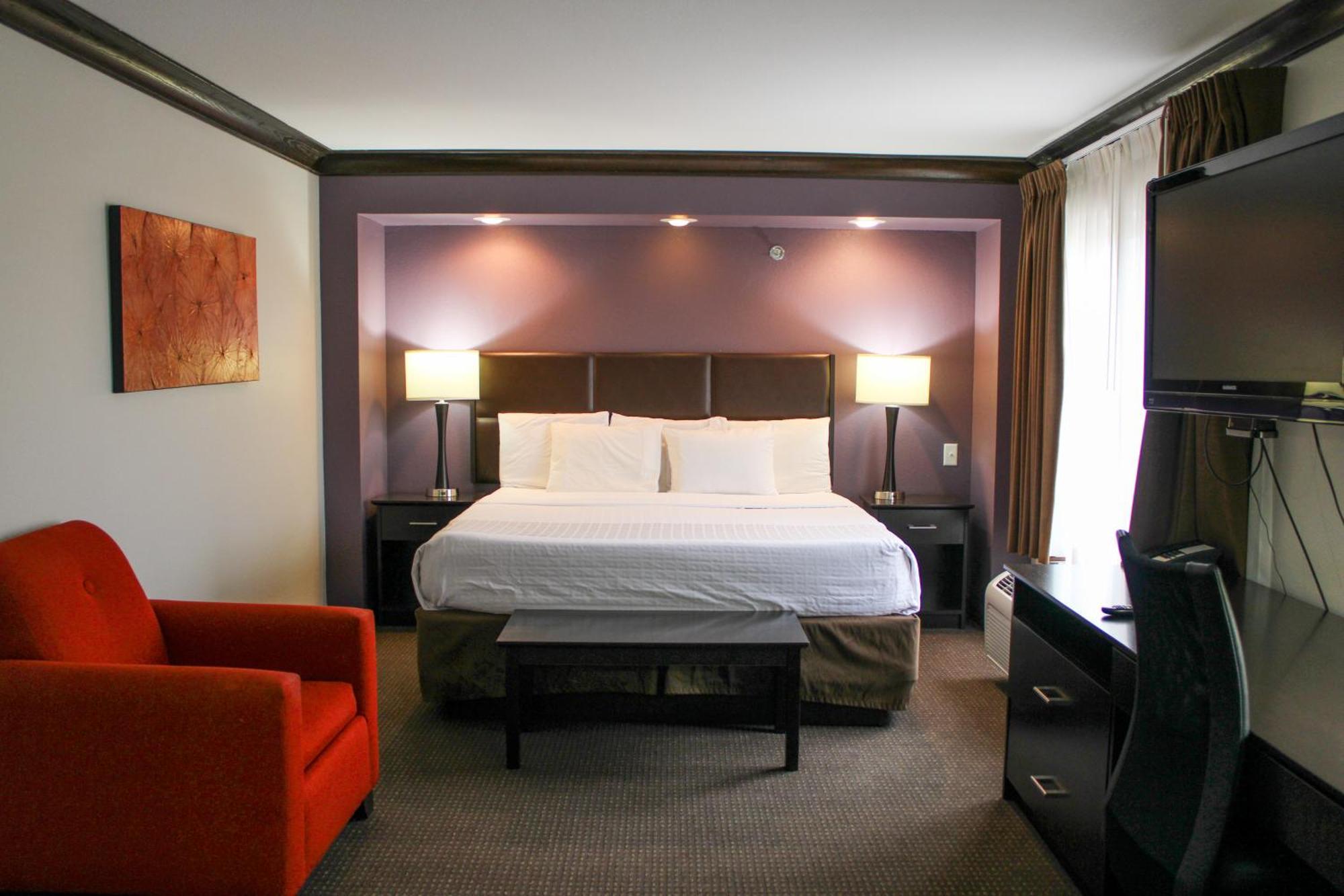 Parkwood Inn & Suites Manhattan Exterior photo