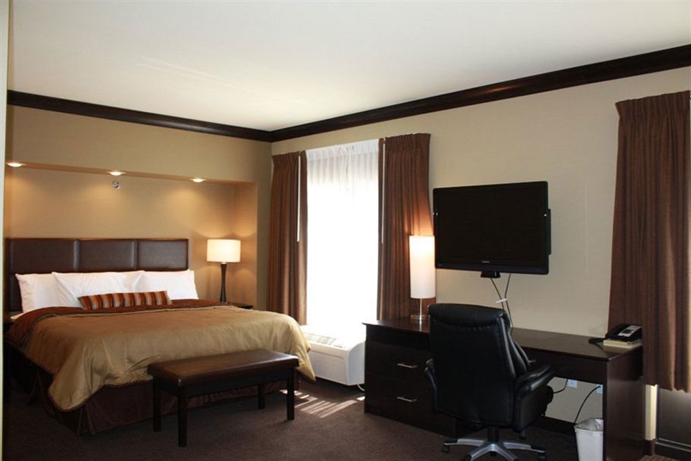 Parkwood Inn & Suites Manhattan Exterior photo