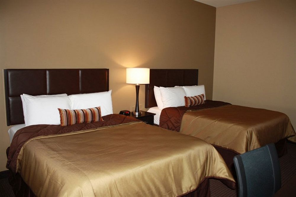 Parkwood Inn & Suites Manhattan Exterior photo
